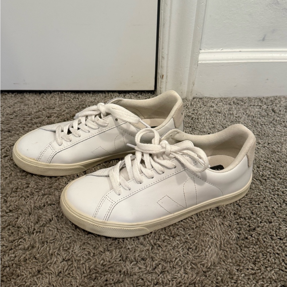 Veja Cream Sneakers with Lace-Up Design